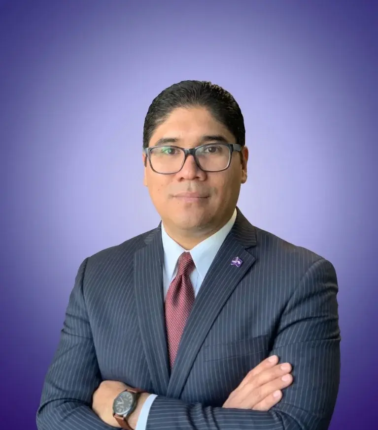 Dr. Manuel Wong